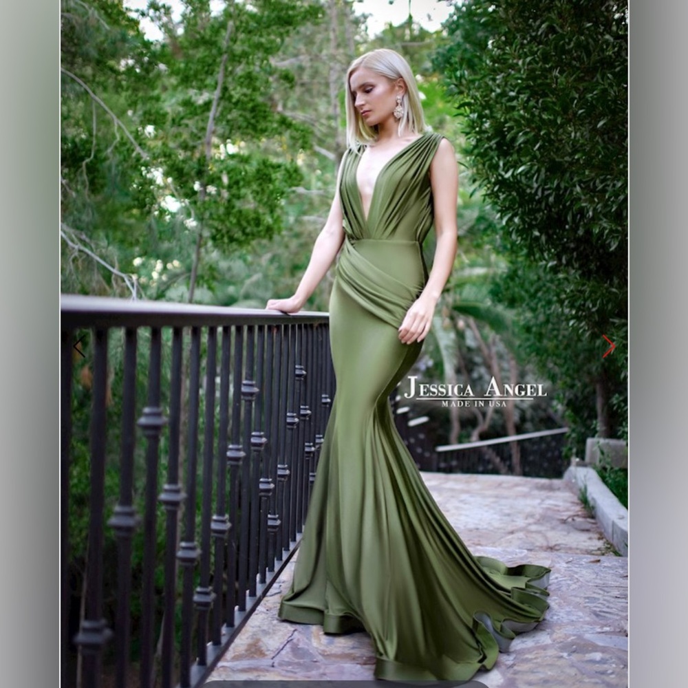 Jessica Angel Formal Dress; Size L; Cardinal; ONLY WORN ONCE